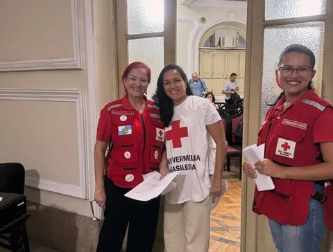 Equipe da Cruz Vermelha Brasileira Rio de Janeiro em atividade no Palácio da Cruz Vermelha