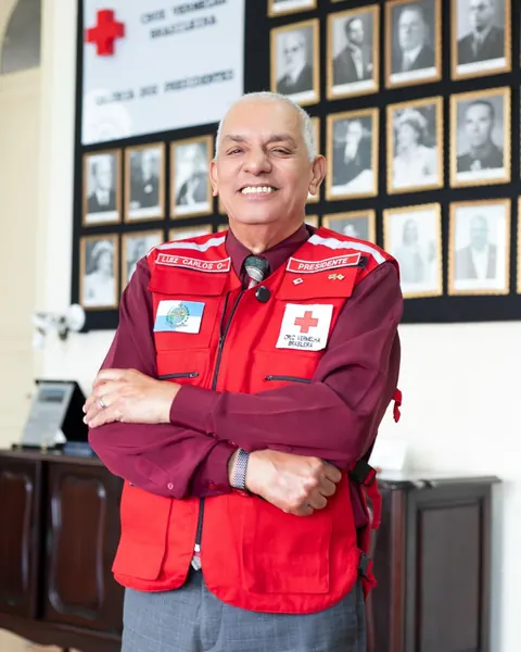 Luiz Carlos dos Santos, presidente da Cruz Vermelha Brasileira Rio de Janeiro, na Galeria dos Presidentes do Palácio da Cruz Vermelha